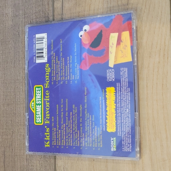 Sesame Street Kids' Favorite Songs CD - 1997 - Picture 2 of 3